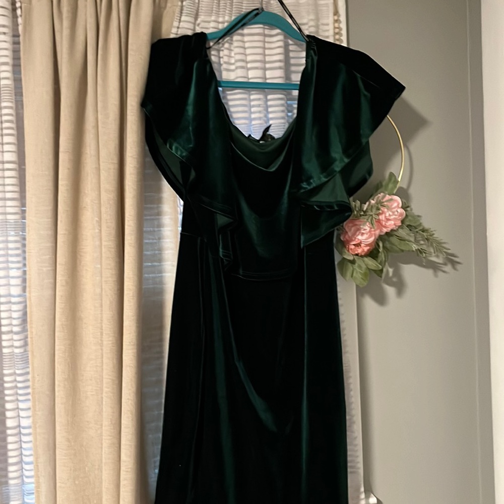Dark Green of shoulder dress
